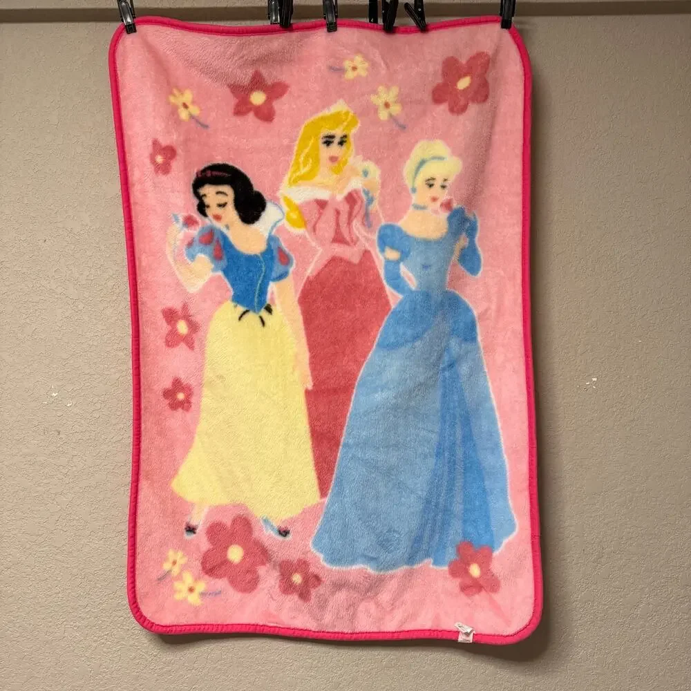 Disney Princess plush crib blanket - pink Cinderella Snow White Sleeping Beauty